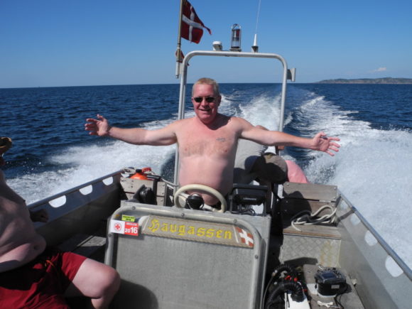 Søren kan styre uden hænder...