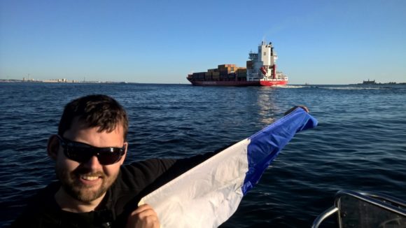 Man kan jo altid lege tyrefægter med et dykkerflag!