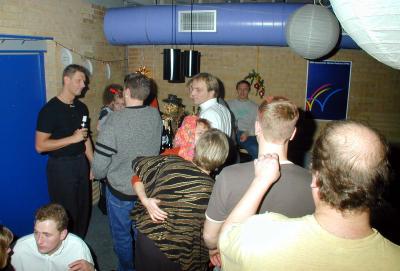 Der blev danset, drukket, spist og snakket