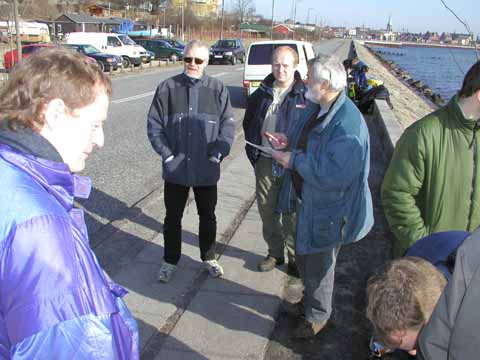 20030322-093843-her