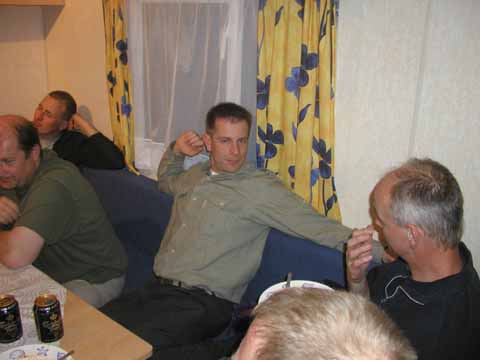 20030523-215937-her