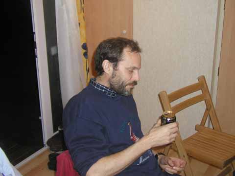 20030523-220045-her