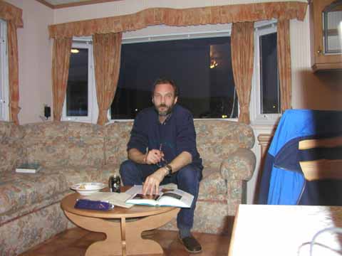 20030524-212437-her