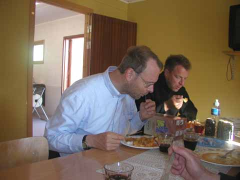 20030526-182042-her