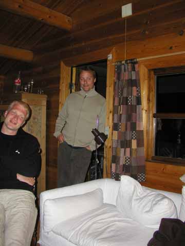 20030615-002416-her