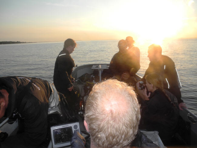 Fuld m�ne og sol nedgang
